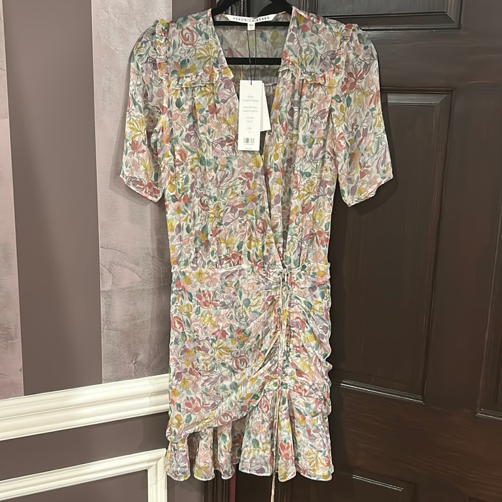 Veronica Beard - size S. Short sleeve with srunchy draw string side. NWT